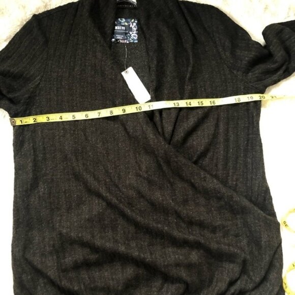 MAEVE Rafela Hacci Surplice Top NWT Size Medium - Picture 9 of 12